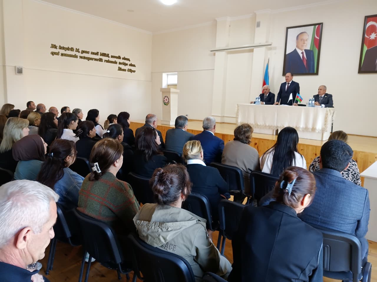 YAP Göygöl rayon təşkilatının ərazi partiya təşkilatlarında VIII Qurultayda Prezident İlham Əliyevin nitqindən irəli gələn vəzifələrin müzakirəsi ilə bağlı silsilə tədbirlər davam edir
